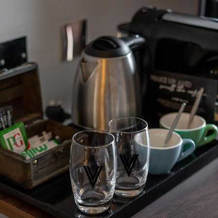 Village Hotel Southampton Истли Екстериор снимка
