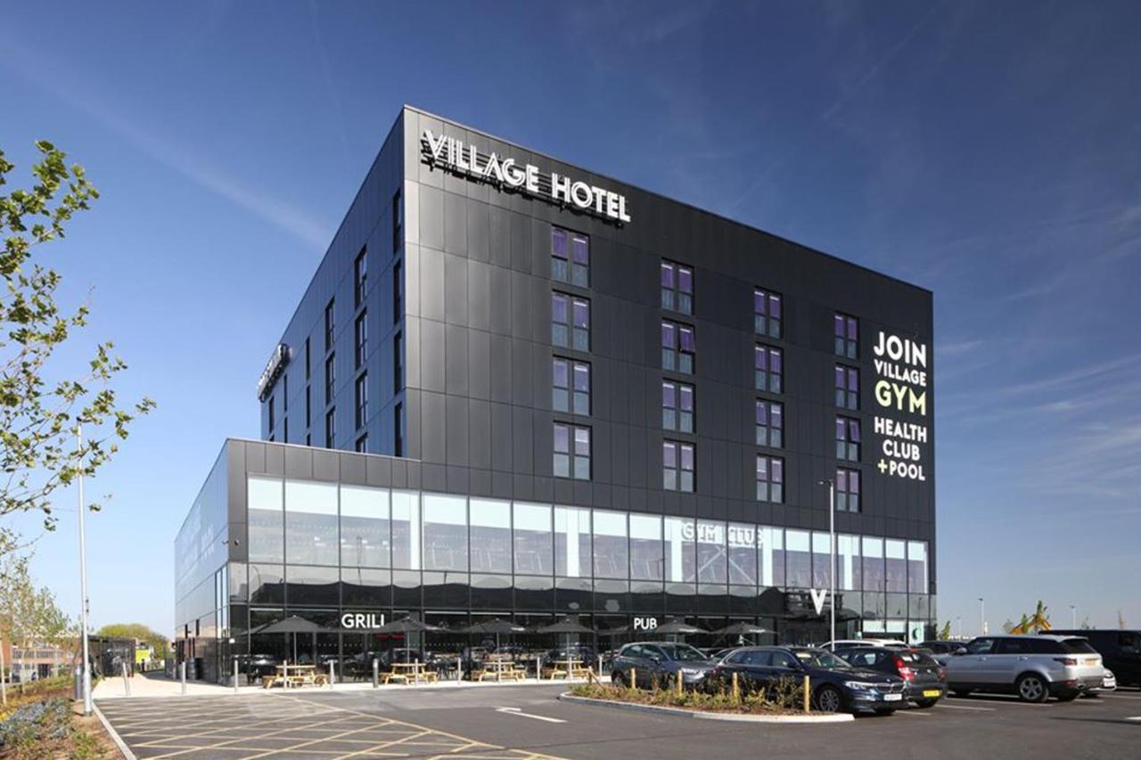 Village Hotel Southampton Истли Екстериор снимка