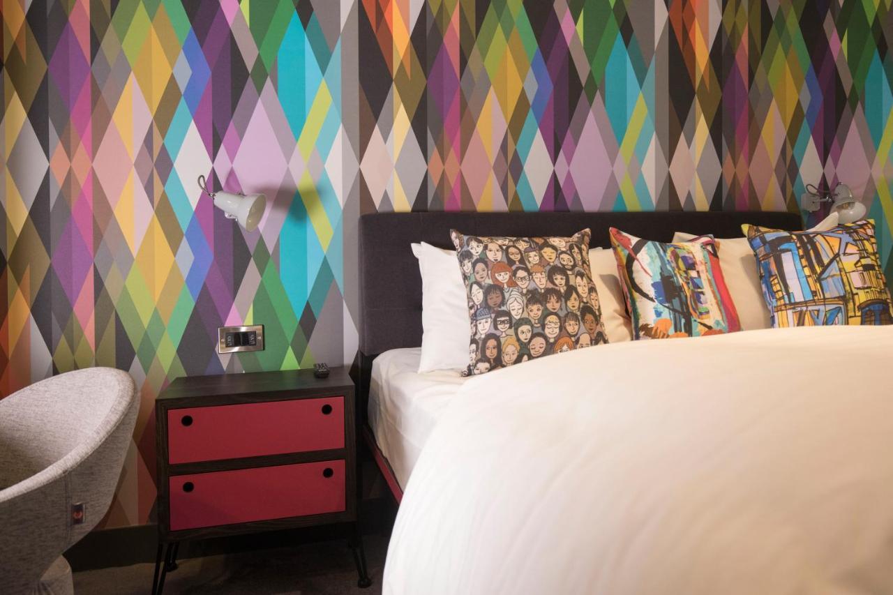 Village Hotel Southampton Истли Екстериор снимка