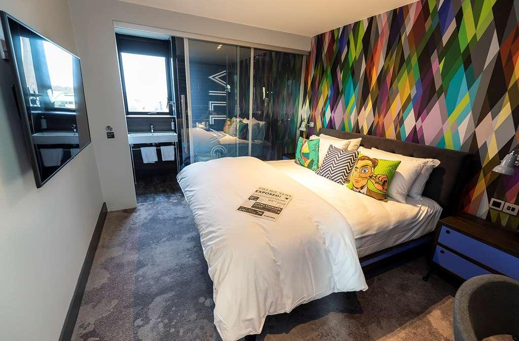 Village Hotel Southampton Истли Стая снимка